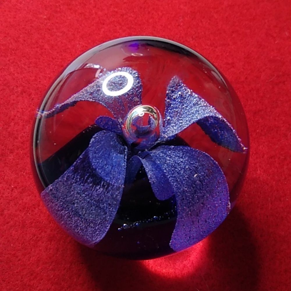 Vintage Paperweight Art Glass Blue Flower Petals w/tiny Bubbles like Dew